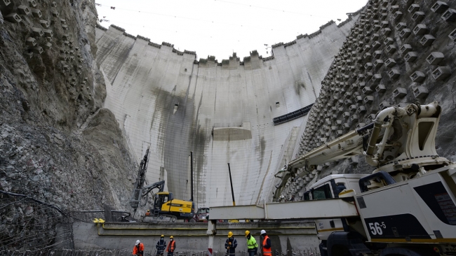 Yusufeli Barajı'nda son 10 metre